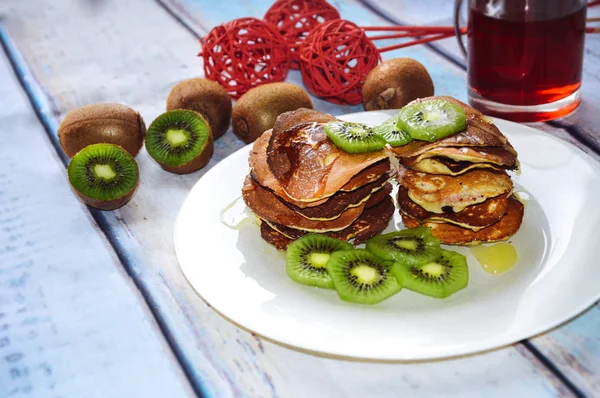 Délicieuses crêpes au kiwi — Photo