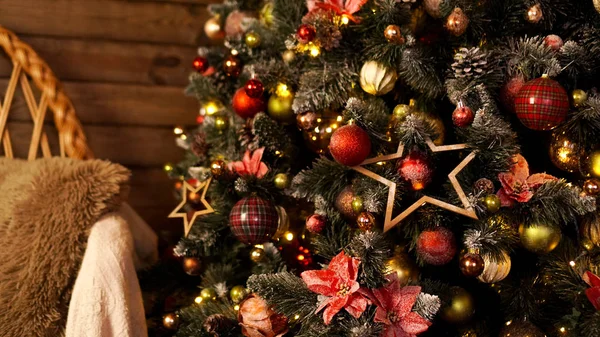 Buone feste. Un bellissimo soggiorno decorato per Natale. — Foto Stock