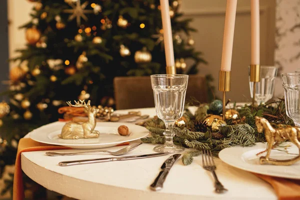 Table served for Christmas dinner in living room, close up view — Stock Photo, Image