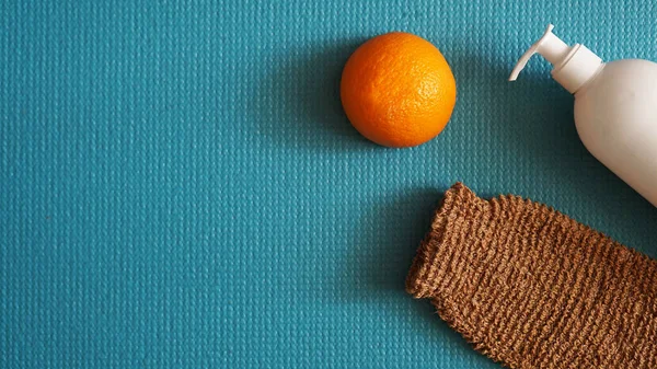 Lotion och apelsinfrukt - anti-celluliter koncept — Stockfoto