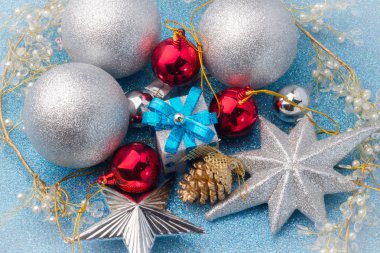 Yeni yıl kutusu Hediyelik Gümüş Top ile