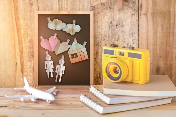 Casa dulce hogar concepto con corte de papel estilo plano en pizarra — Foto de Stock