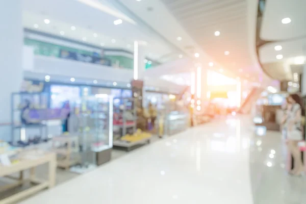 Klant winkelen bij warenhuis met bokeh licht. — Stockfoto