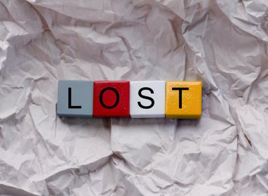 fikir kavramı renkli boş bloklar word ile