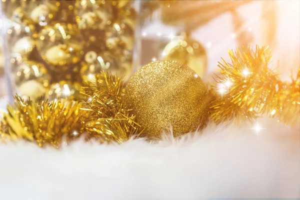 Closeup de árvore de Natal com itens de decoração — Fotografia de Stock