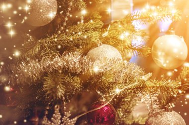 Noel ağacı süsleme öğeleri ile closeup 