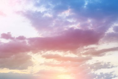 renkli gökyüzü bulutlu akşam