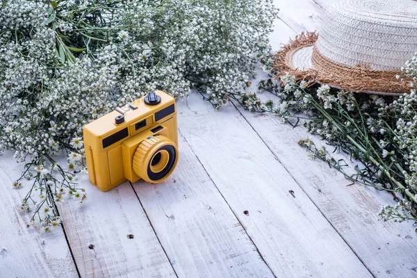 Ideas de viaje concepto con cosas de viaje ukelele, cuaderno, lápiz — Foto de Stock