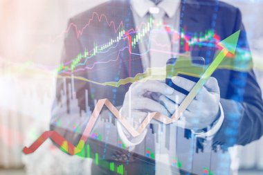 Profesyonel iş adamı çift pozlama bağlanmak Internet akıllı telefon ve iş merkezinin hisse senedi grafiği Uluslararası Dünya mali grafik, iş, finans, ticaret ve bankacılık kavramı ile