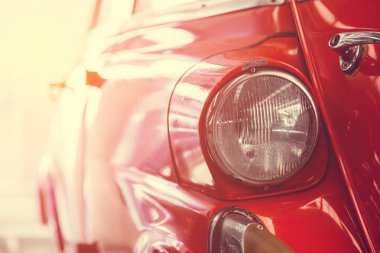 Klasik antika otomobilin ön far tasarımı