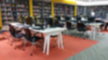 Bokeh ve sandalyelerle soyut bulanık arkaplan