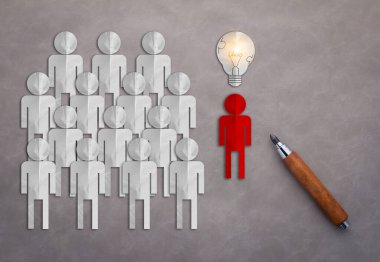 Gri arka plan iş vizyonu konsepti üzerine kırmızı adam kağıdı