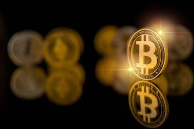 blok zinciri kripto iş stratejisi fikirleri kavramı yansıma tabanı koyu renk tonu para bit