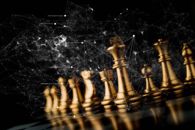 Strateji fikirleri konsepti iş dünyası fütüristik grafik simgesi ve altın satranç tahtası oyunu siyah koton ton