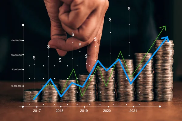 Close Vinger Lopen Geld Munt Stapel Bedrijf Financiële Start Ideeën — Stockfoto