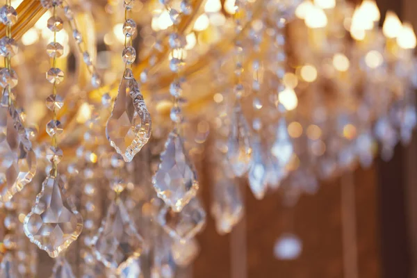 Bulanık ve bulanık kristal chadelier parlak parlak parlak soyut arkaplan