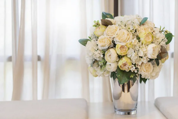 Vase Verre Avec Bouquet Blanc Fleur Éléments Dépratifs Dans Concept — Photo