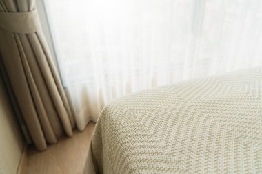 yumuşak kahverengi perde Pencere yatak odası arka planından sabah ışığı