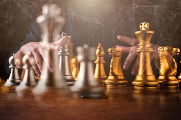 战略思想概念商业未来主义图形图标和金棋盘游戏黑领色调 — 图库照片