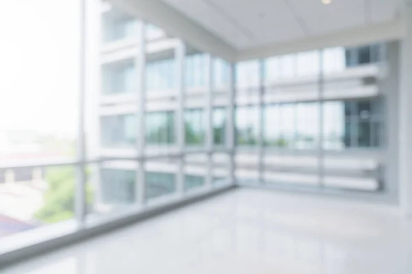 Hastane veya klinik görüntülerindeki koridorun bulanık görüntüsü