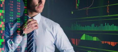 Akıllı beyaz iş adamı portresi yarı vücut koyu arka plan çift pozlama hisse senedi şeması finans ve iş yatırımcısı konsepti