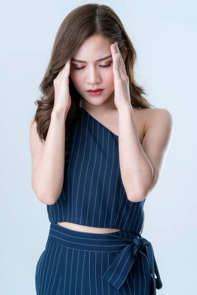 Güzel Asyalı Kadın Baş Ağrısı Stresli Sağlık Fikirleri Konsepti — Stok fotoğraf