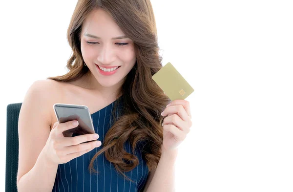 Красивая Азиатская Элегантность Женщины Пользуются Онлайн Покупки Кредитной Картой Смартфона — стоковое фото