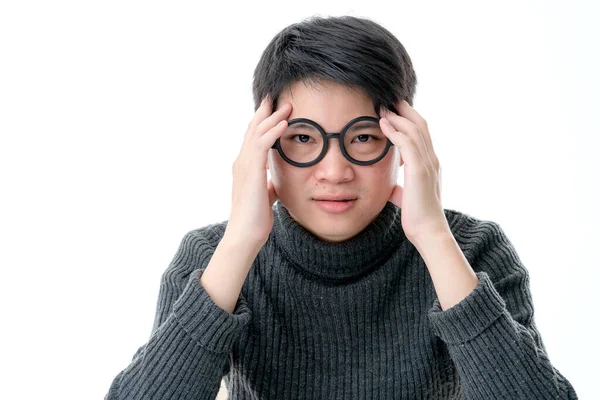 Yaratıcı Zeki Asyalı Erkek Gözlüklü Duygusal Portresi Mutlu Özgüvenli Beyaz — Stok fotoğraf
