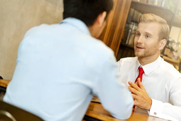 Freundschaft Kaukasisch Und Asiatisch Freund Casual Talk Zusammen Busin — Stockfoto