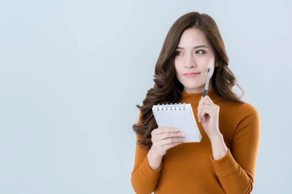 Bela Asiático Mulher Escrever Para Baixo Nota Papel Com Felicidade — Fotografia de Stock