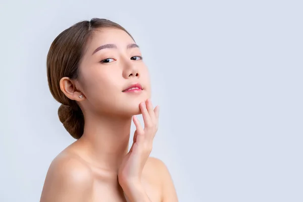 护肤化妆概念美丽的亚裔女性 拥有健康的面部肌肤特写镜头 — 图库照片