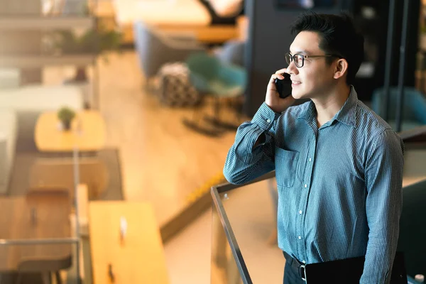 Asijský Podnikatel Startup Firma Podnikatel Sedět Úsměv Štěstím Novém Obchodě — Stock fotografie