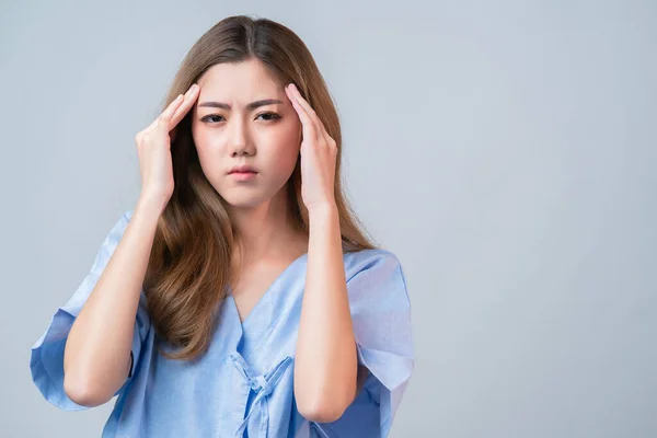 Hasta Asyalı Kadın Eli Kötü Baş Ağrısı Stres Ile Vücuduna — Stok fotoğraf