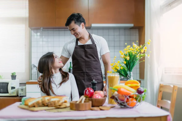 Doux Asiatique Couple Bonheur Moment Ensemble Préparation Petit Déjeuner Dans — Photo