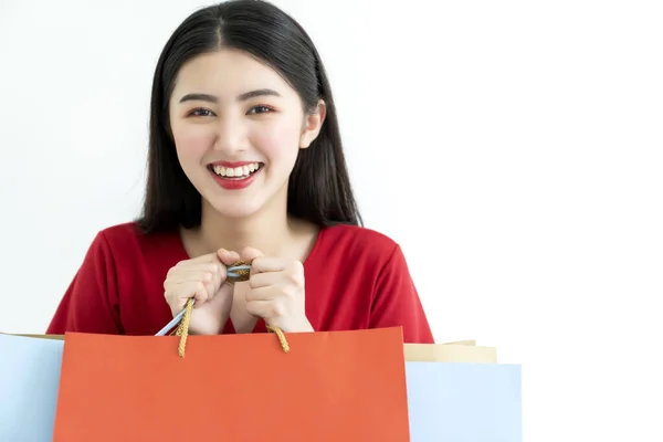 Atraente Bonito Asiático Mulher Vermelho Vestido Mão Segurar Compras Saco — Fotografia de Stock