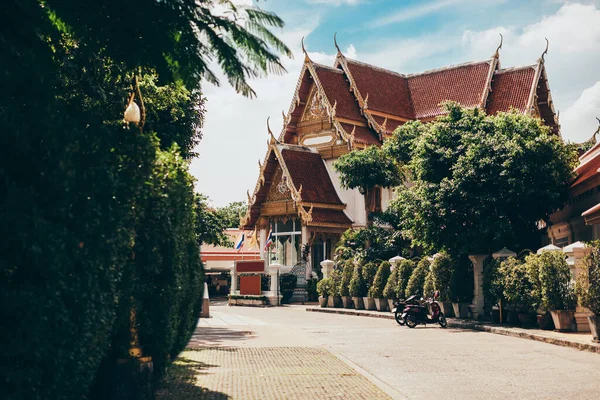 Bangkok Tayland Daki Budist Tapınağına Bakan Yol — Stok fotoğraf