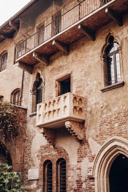 Juliet 'in Verona, İtalya' daki balkonunda
