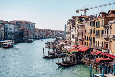 İtalya 'da güneşli bir günde Venedik' te Büyük Kanal