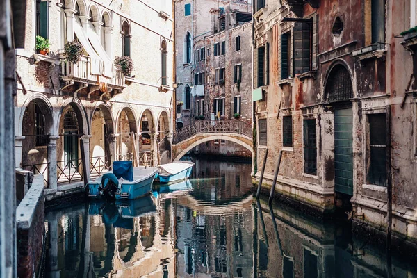 Belle Vue Sur Petit Canal Venise Avec Gondoles — Photo