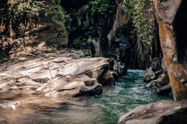 Goa Rang Reng Şelalesi, Endonezya, Bali 'deki Dağ Nehri Kanyonu