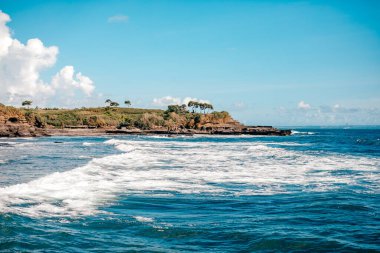 Okyanus kıyısındaki Rocky Sahili, Bali, Endonezya