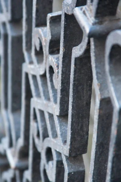 Oude metalen hek in Wenen, Oostenrijk — Stockfoto