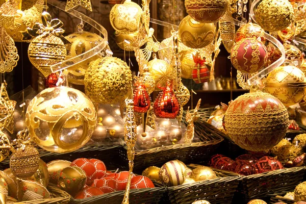 Рождественские украшения на рынке в Вене Лицензионные Стоковые Фото