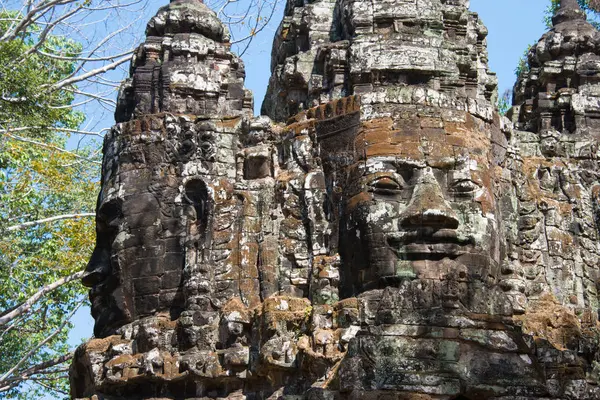 시 엠 립, 캄보디아-2 월 3 2015: 앙코르 톰. 앙코르 와트, 씨엠립, 캄보디아에서 유명한 역사적인 사이트 (유네스코 세계 유산). — 스톡 사진