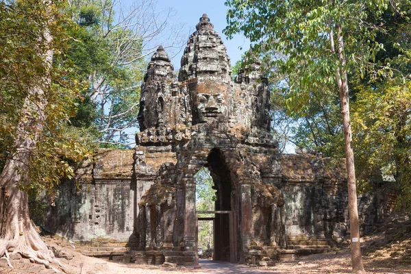 Siem Reap, Kamboçya - 3 Şubat 2015: Angkor Thom. bir ünlü Ören (Unesco Dünya Mirası) Angkor, Siem Reap, Kamboçya.