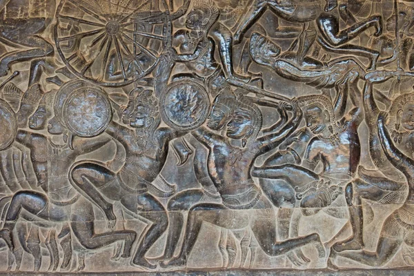 シェムリ アップ, カンボジア - 2015 年 2 月 5 日: アンコール ワットのレリーフ。アンコールは、シェムリ アップ、カンボジアで有名な史跡 (ユネスコ世界遺産). — ストック写真