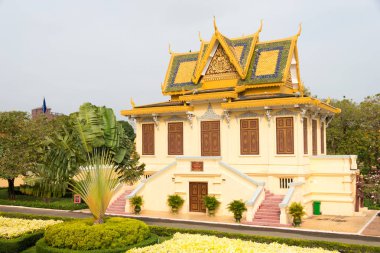 Phnom Penh, Kamboçya - Jan 30 2015: Kraliyet Sarayı. Phnom Penh, Kamboçya'da ünlü bir ören.