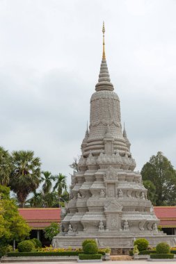 Phnom Penh, Kamboçya - Jan 30 2015: Gümüş Pagoda (Wat Preah Keo Morokot). Phnom Penh, Kamboçya'da ünlü bir ören.