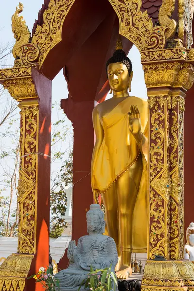 Mae Sai, Thailand. - Feb 26 2015: Budda Statues at Wat Phra That Doi Wao. a famous Temple in Mae Sai, Thailand. — Stock Photo, Image