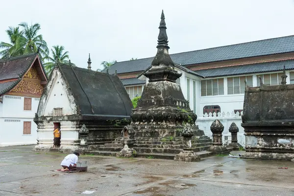 Λουάνγκ Πραμπάνγκ, Λάος - Ιούν 12 2015: ΦΠΑ μπορεί να Souvannapoumaram. ένας διάσημος ναός στο Luang Prabang που είναι η πόλη παγκόσμιας κληρονομιάς της Unesco. — Φωτογραφία Αρχείου